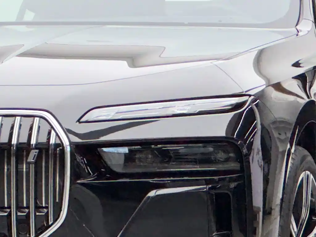 BMW i7 2025