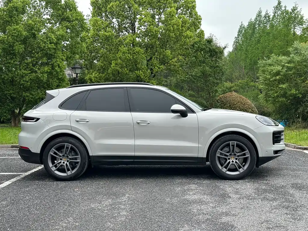 Porsche Cayenne 2024