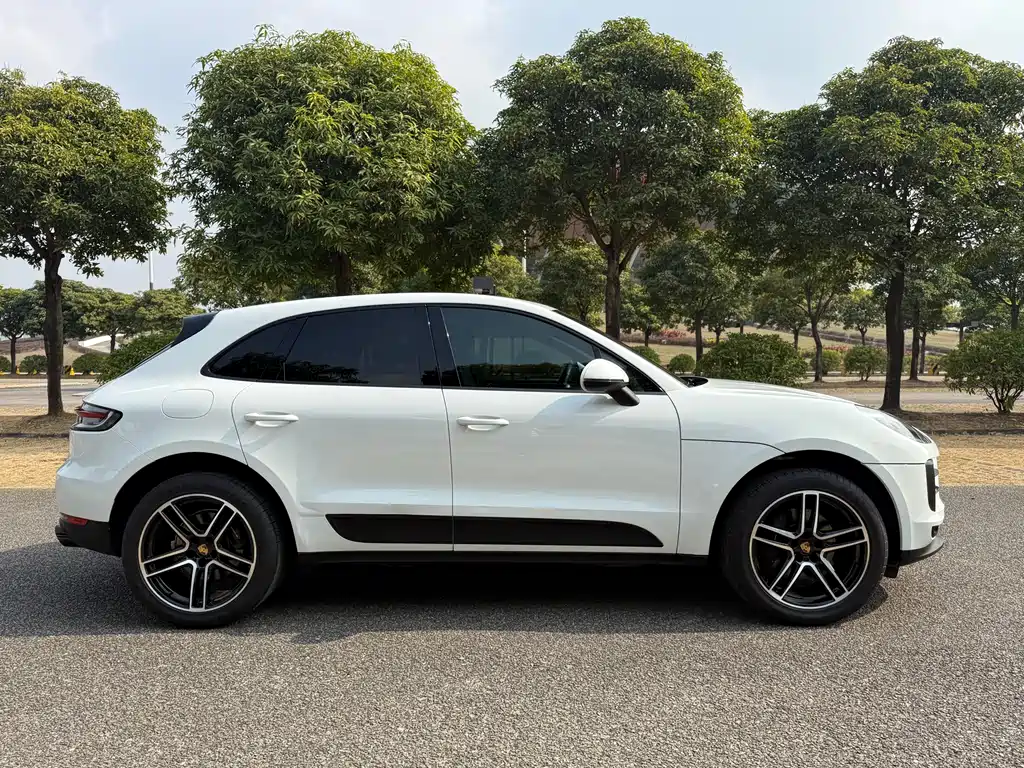 Porsche Macan 2021