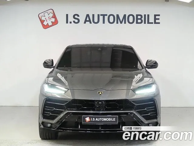 Lamborghini Urus 2021