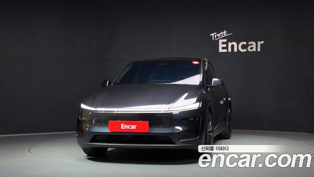 Tesla Model Y 2025