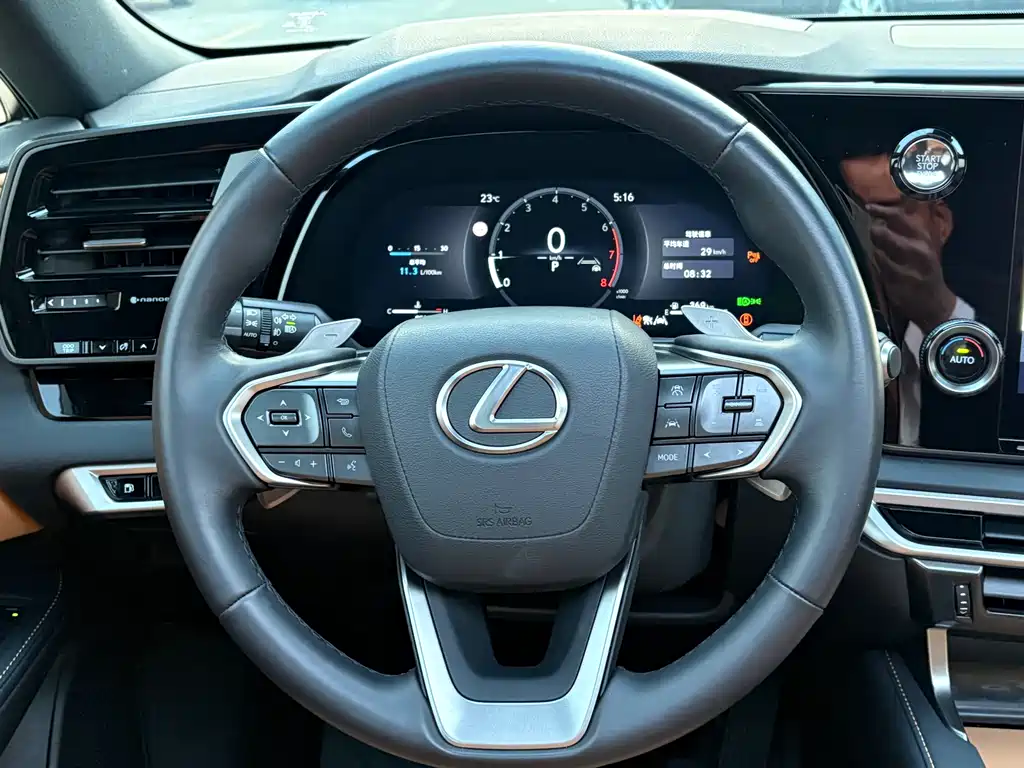 Lexus RX 2025