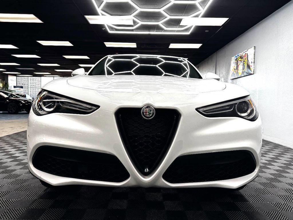 Alfa Romeo Stelvio 2023