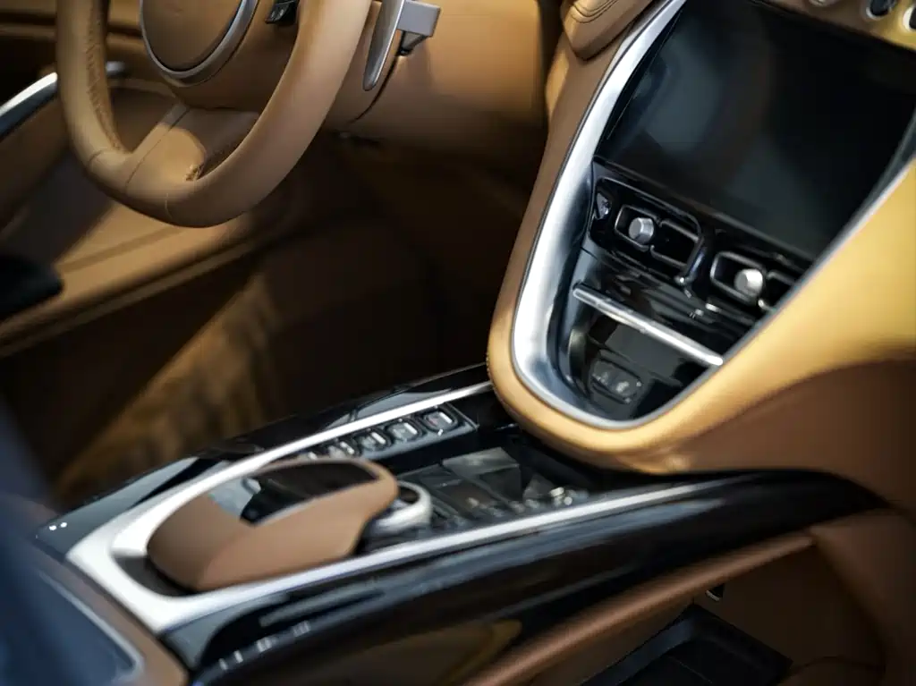 Aston Martin DBX 2023