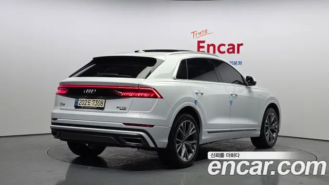 Audi Q8 2021