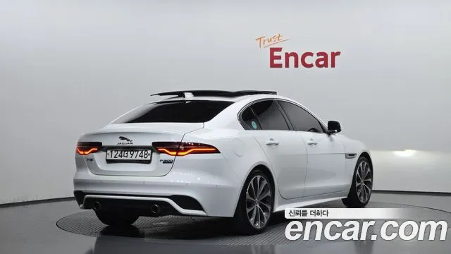 Jaguar XE 2020