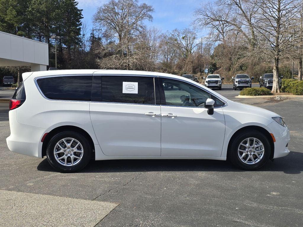 Chrysler Voyager 2023