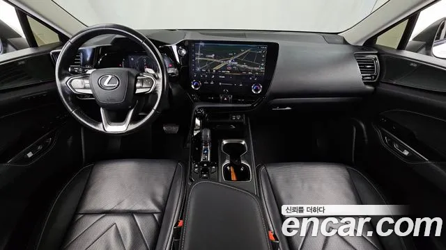 Lexus NX 2023