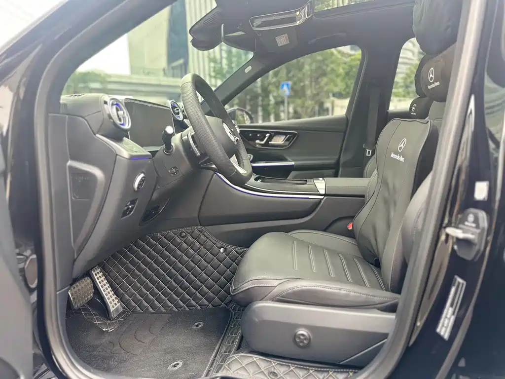 Mercedes-Benz GLC 2025