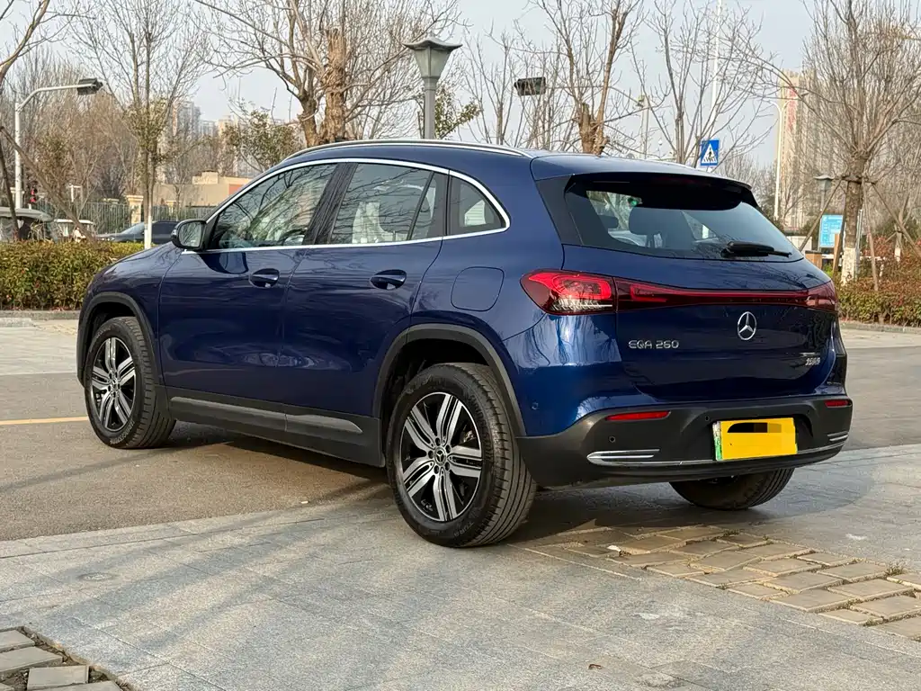 Mercedes-Benz EQA 2023