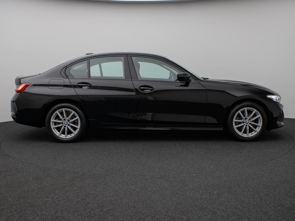 BMW 318 2024