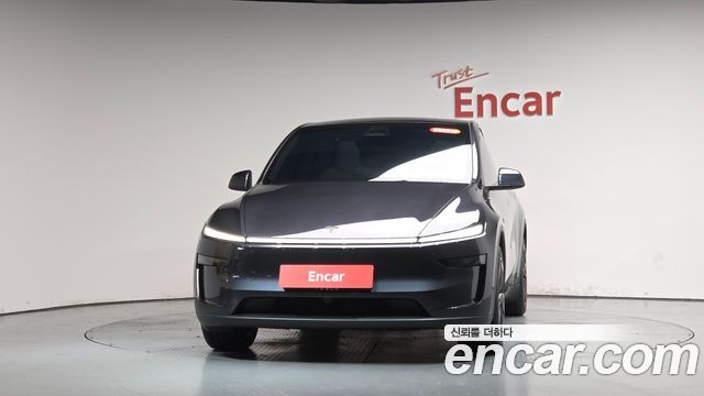 Tesla Model Y 2025