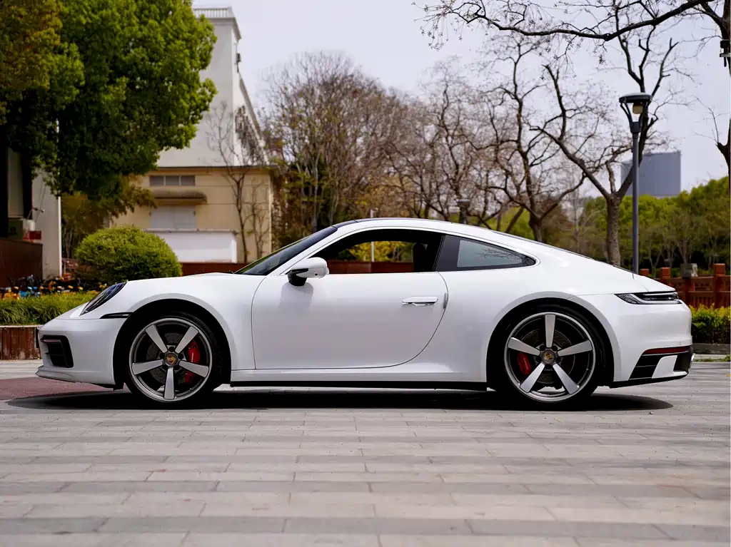 Porsche 911 2023