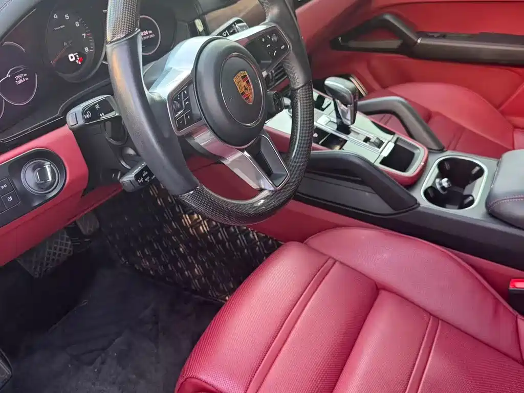 Porsche Cayenne 2022