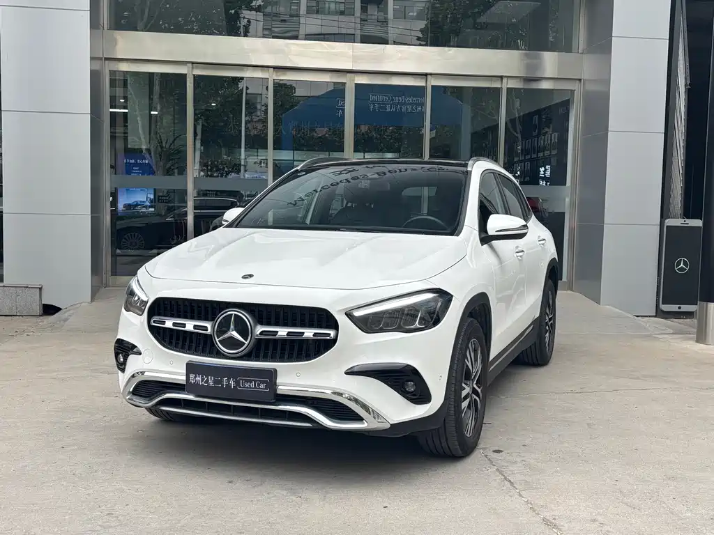 Mercedes-Benz GLA 2024