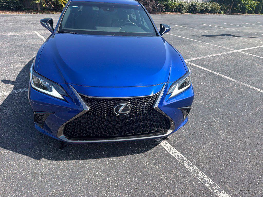 Lexus ES 2021