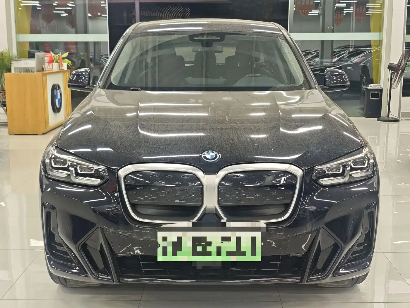 BMW iX3 2024