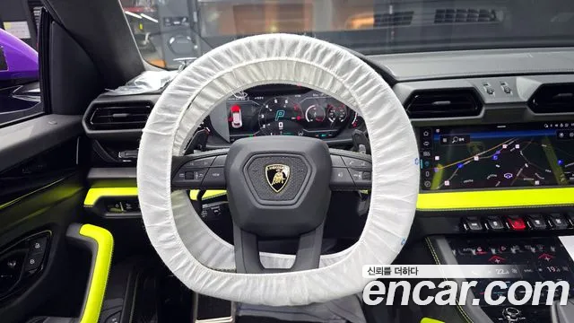 Lamborghini Urus 2025