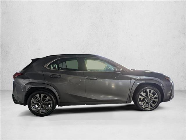 Lexus UX 2024
