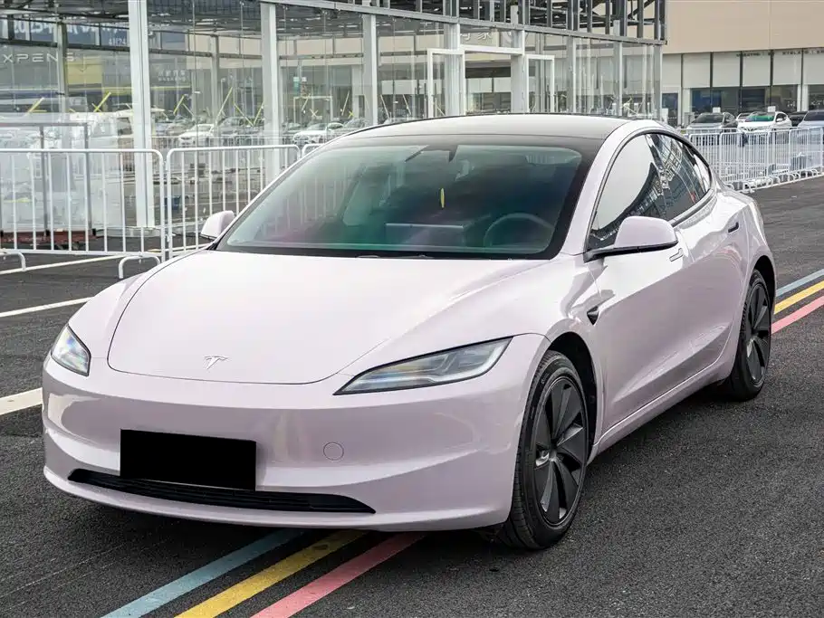 Tesla Model 3 2024