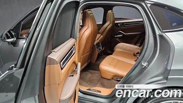 Porsche Cayenne 2022