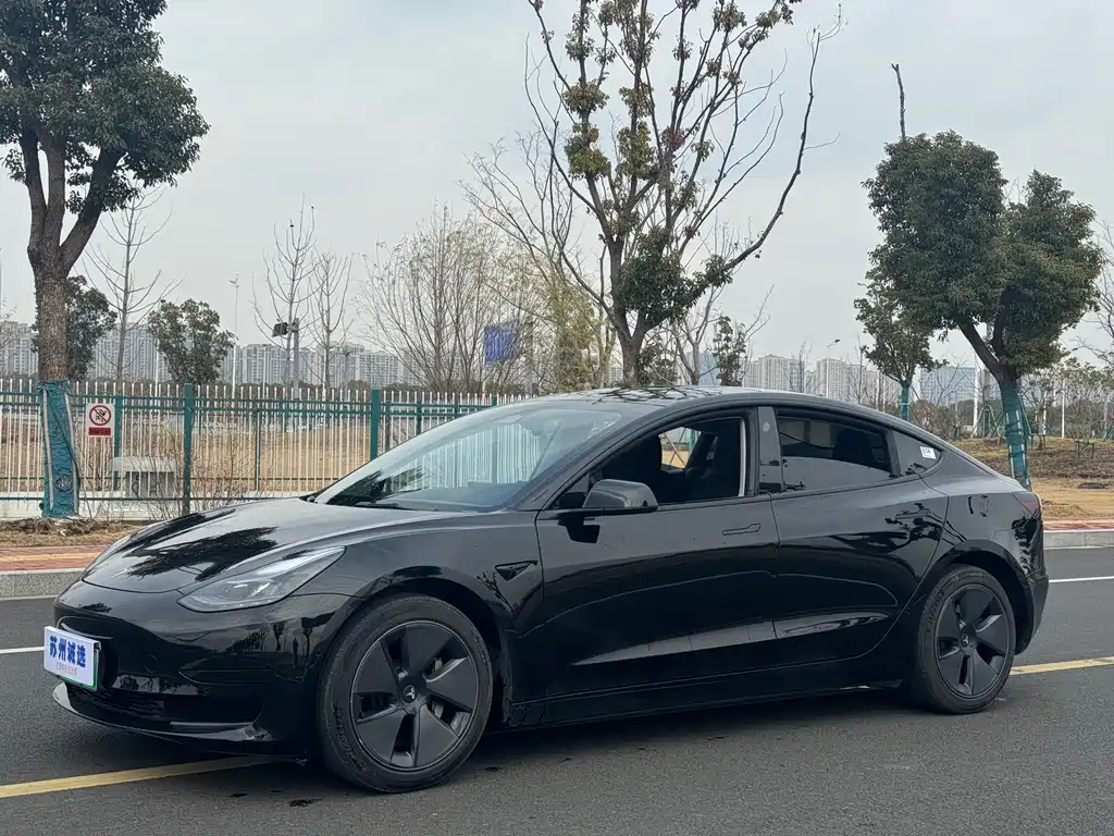 Tesla Model 3 2023