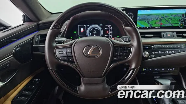 Lexus ES 2021