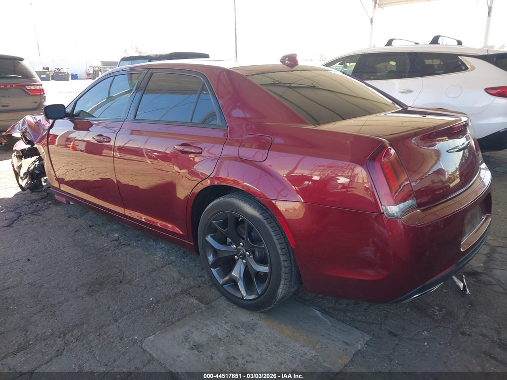 Chrysler 300 2023