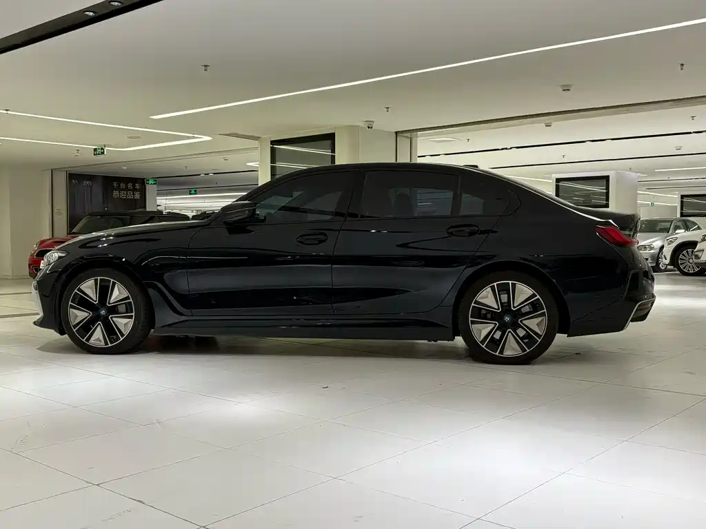 BMW i3 2024