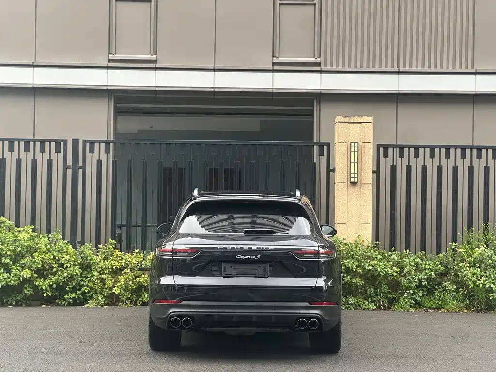 Porsche Cayenne 2022