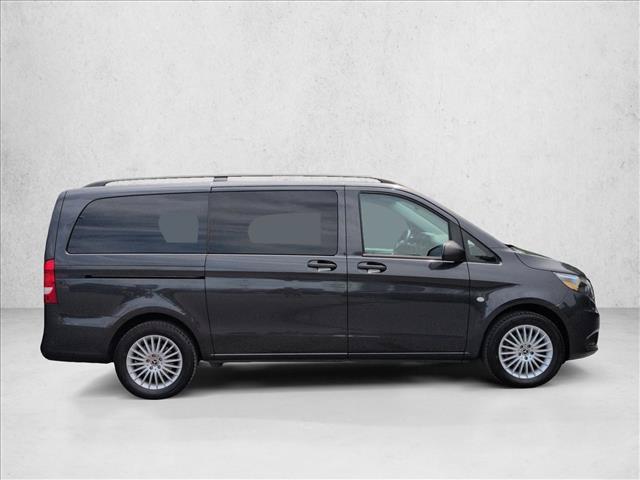 Mercedes-Benz Metris 2023