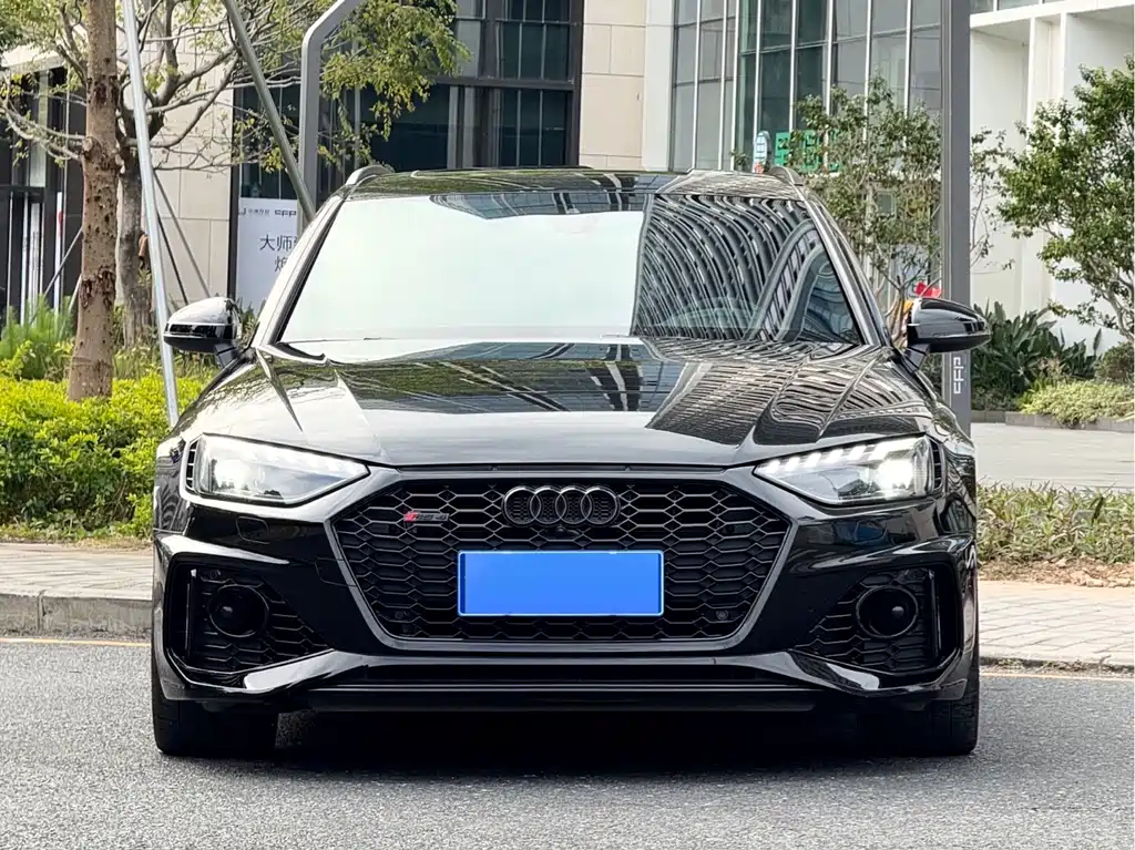 Audi RS 4 2022