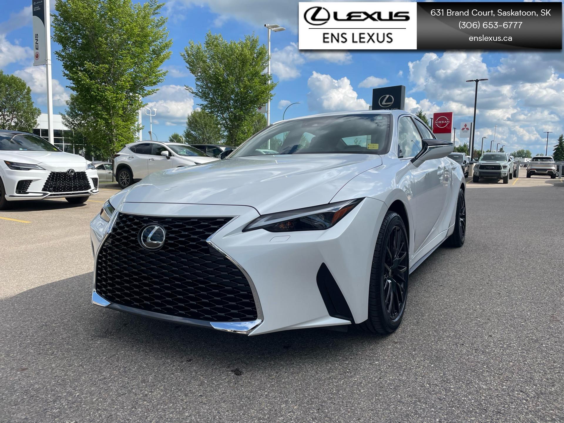 Lexus IS 2024