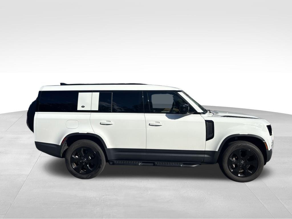 Land Rover Defender 2024