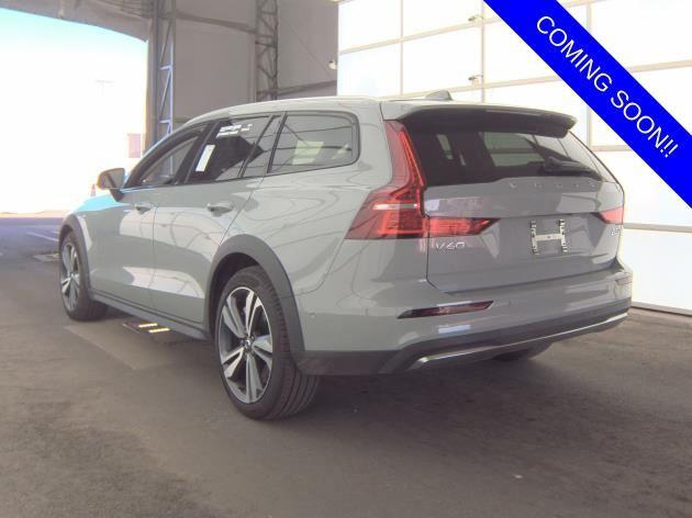 Volvo V60 Cross Country 2025