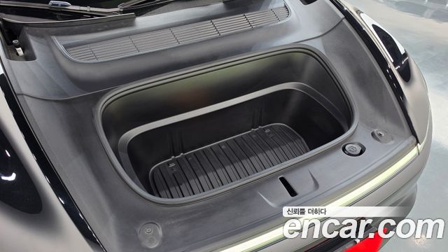 Tesla Model Y 2025