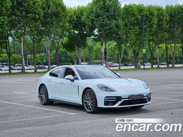 Porsche Panamera 2022