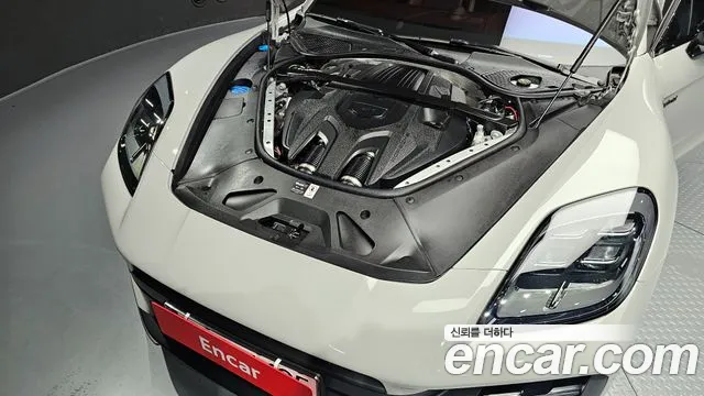 Porsche Panamera 2025