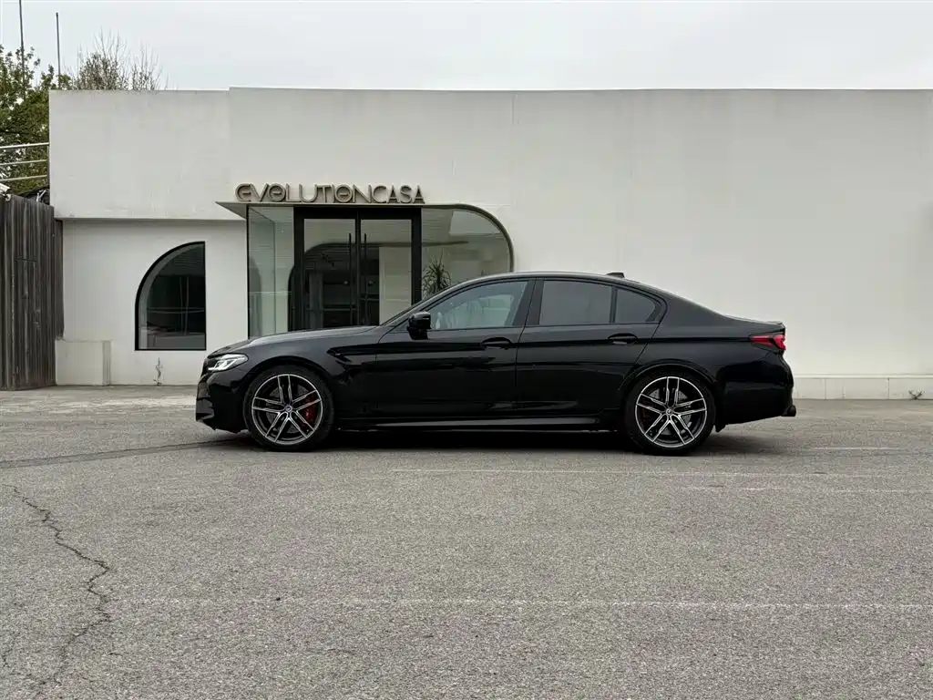 BMW M5 2021