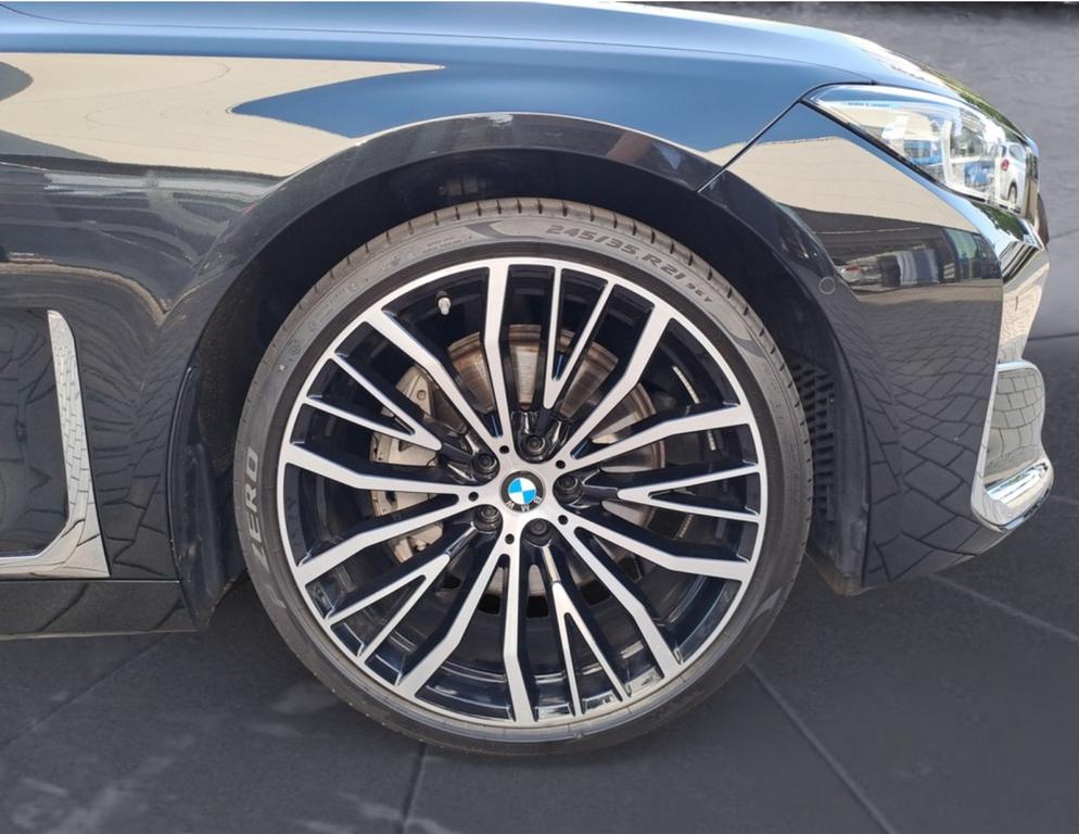 BMW 730 2021