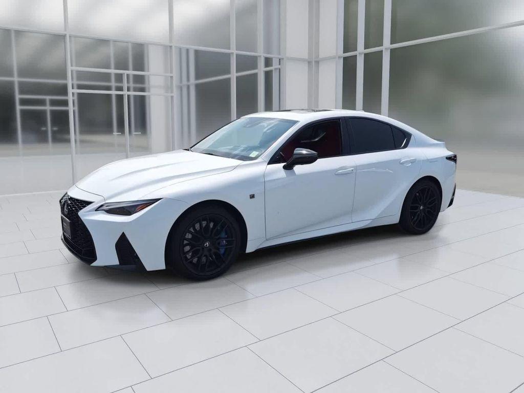 Lexus IS 2024