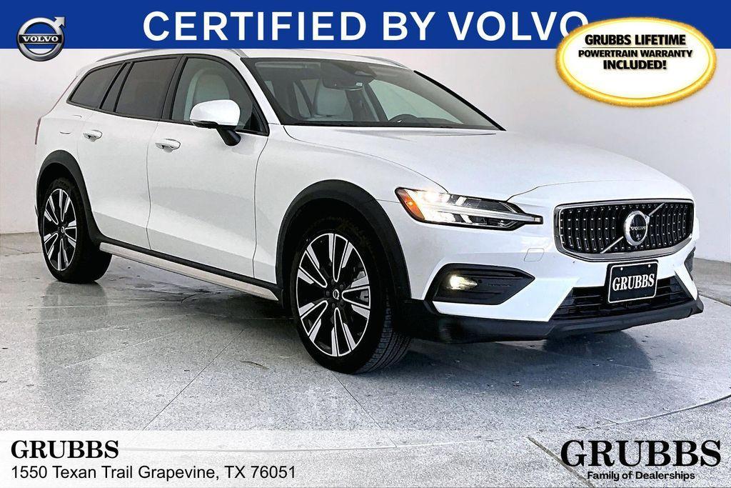 Volvo V60 Cross Country 2025