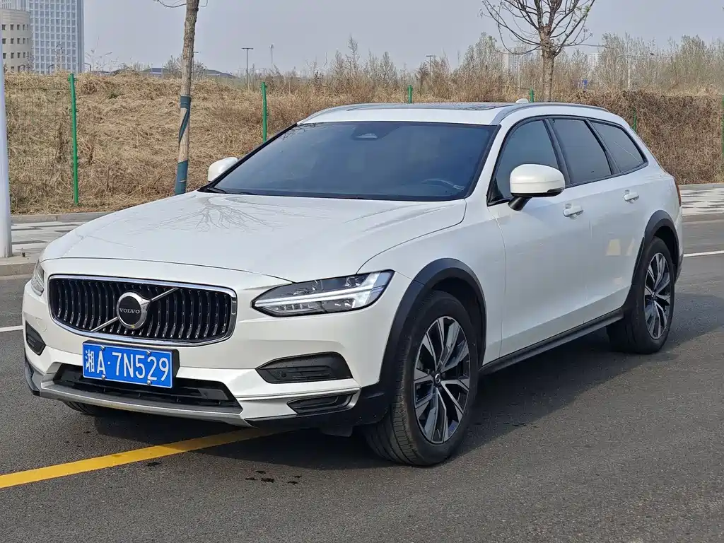 Volvo V90 2022