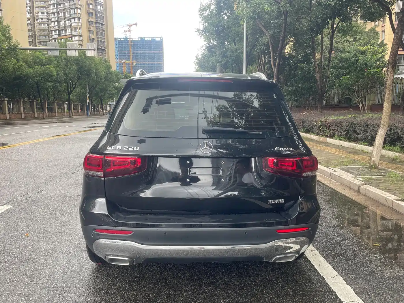 Mercedes-Benz GLB 2023