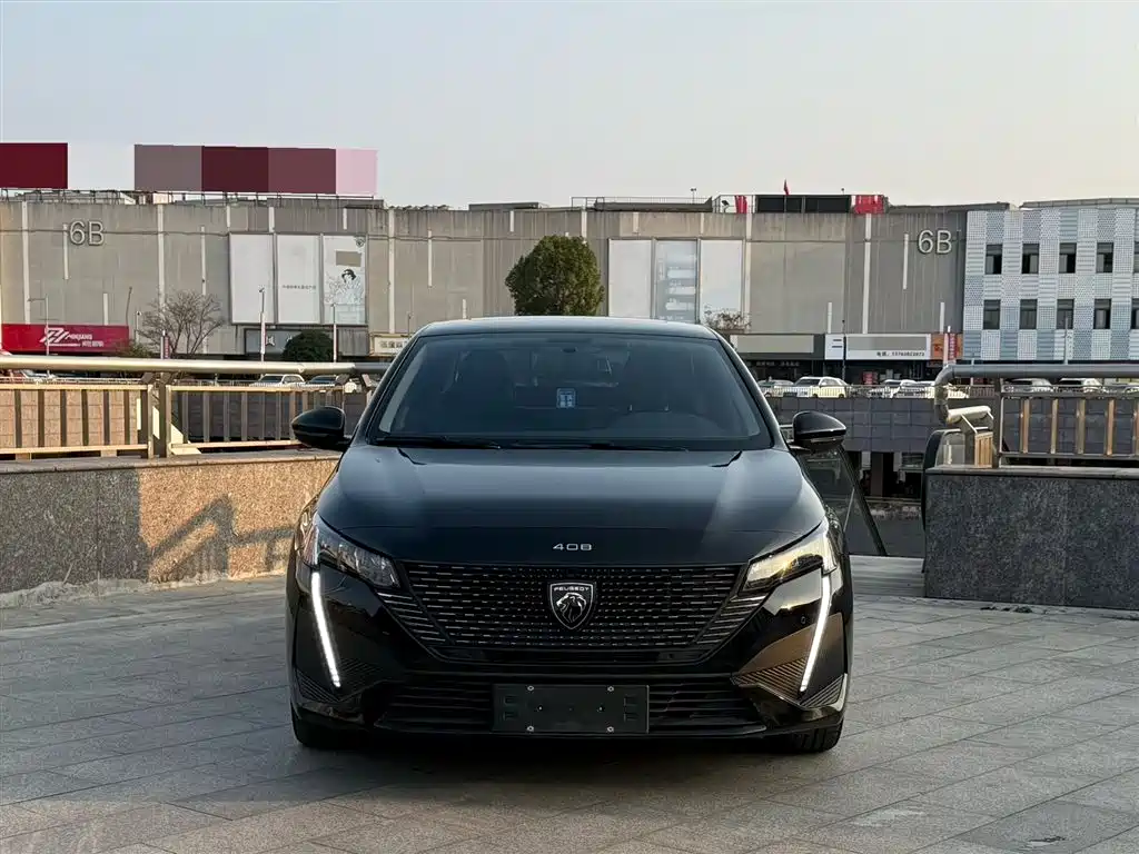 Peugeot 408 2023