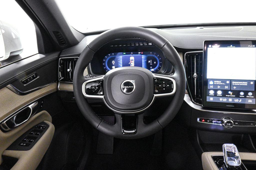 Volvo XC90 2025