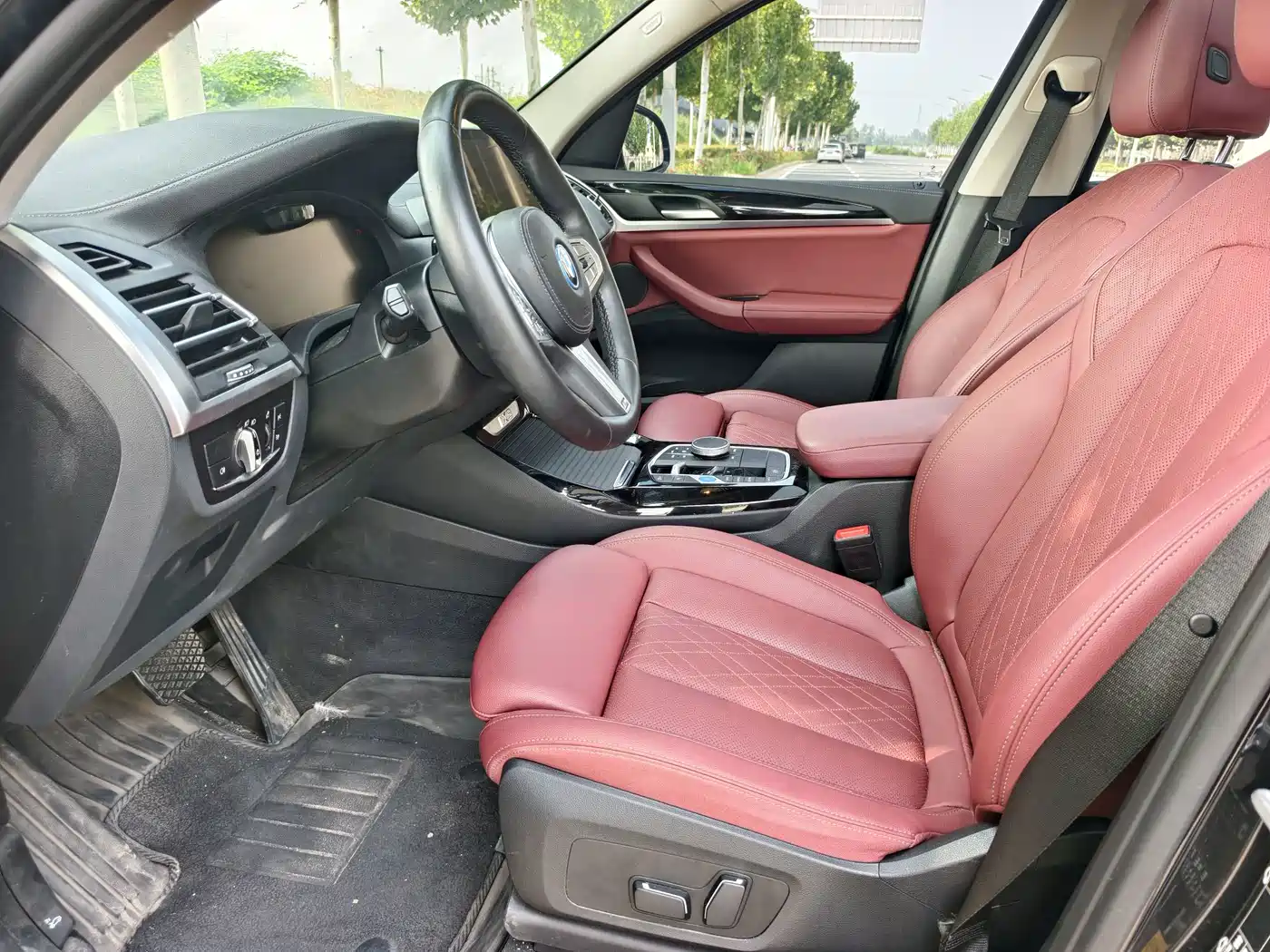 BMW iX3 2025