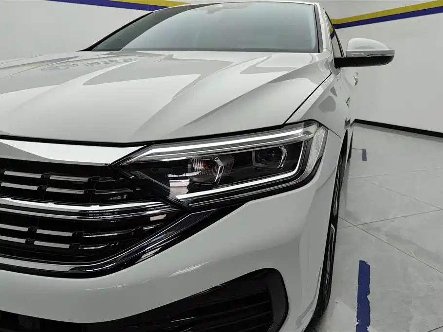 Volkswagen Jetta 2023