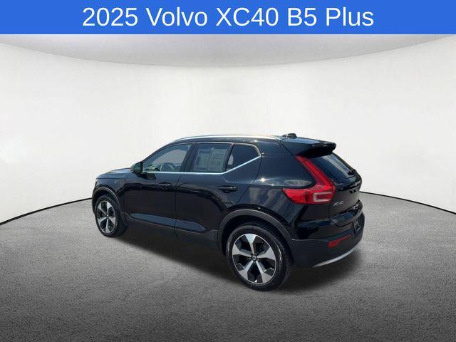 Volvo XC40 2025