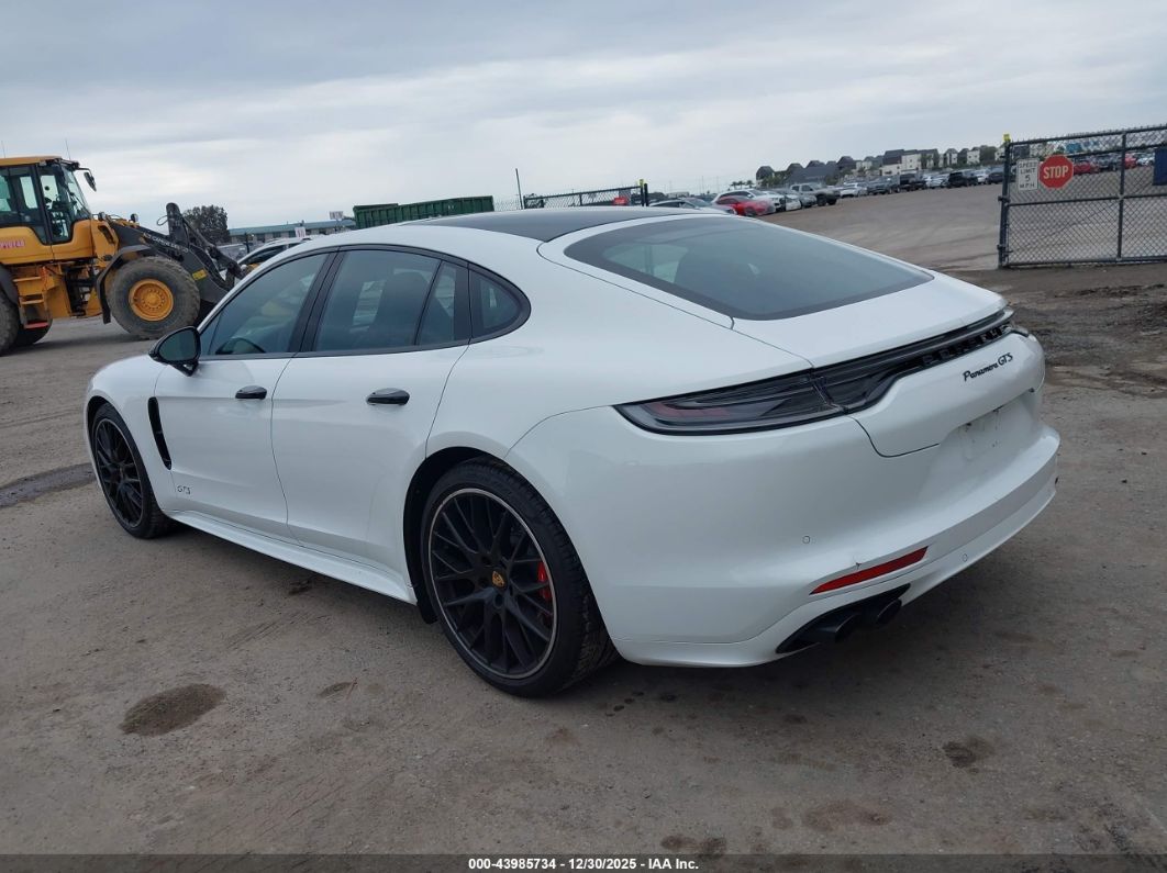 Porsche Panamera 2023
